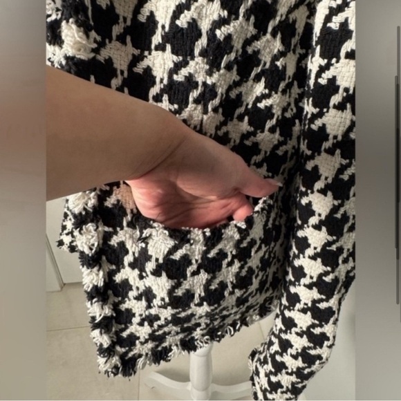 L’agence Adette Houndstooth Black and White Jacket/Size 4 - Picture 4 of 8